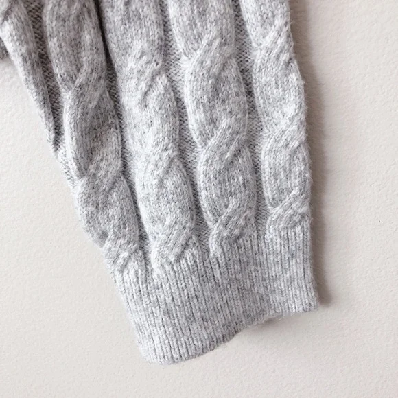 ❗SOLD ❗ Michael Kors Grey cardigan LG cable knit women's sweater - Picture 3 of 14